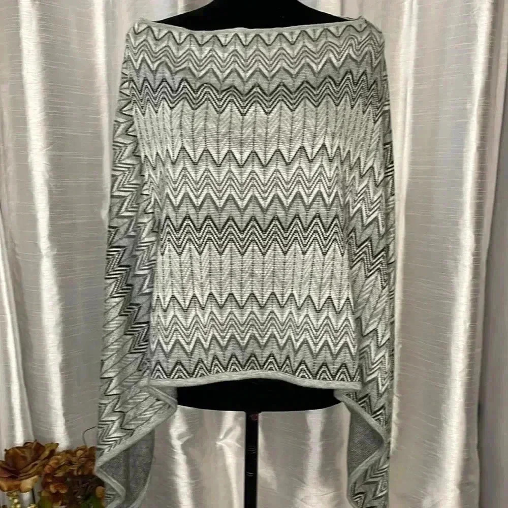 Art and Soul Women’s S/M Black & Gray Zig Zag Print Acrylic Shawl